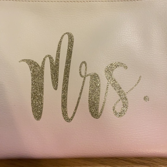 Charming Charlie ombré clutch with gold Mrs - Picture 2 of 4